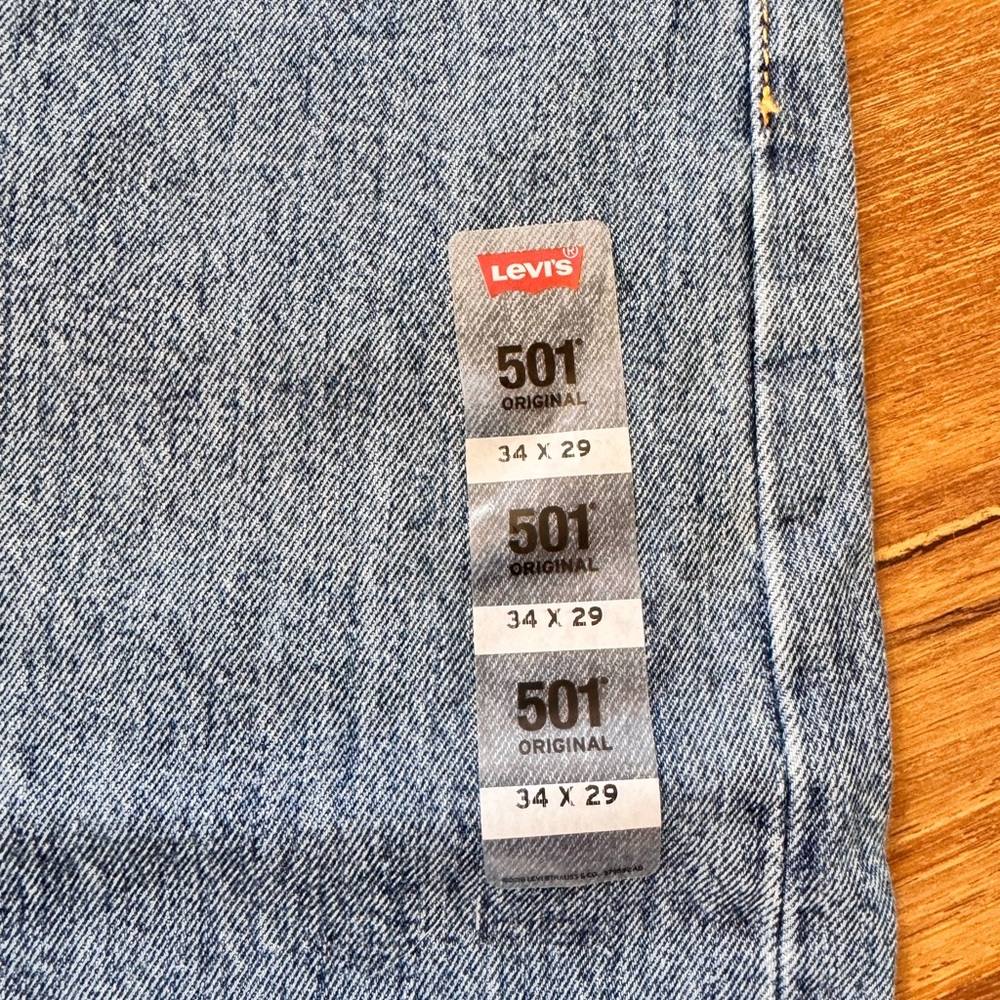 Levi's Men's 501 Classic Straight Leg Blue Jeans Size W34 L29 NWT - Picture 3 of 6